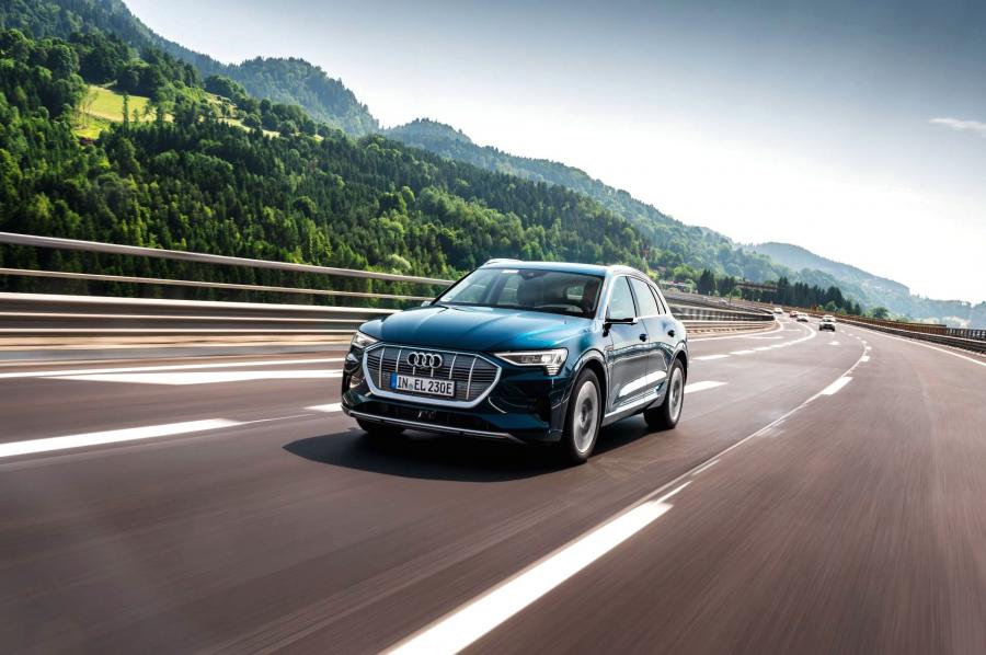  Audi e-tron 55 Quattro 2019 года  (WW) (фото 380 из 452)